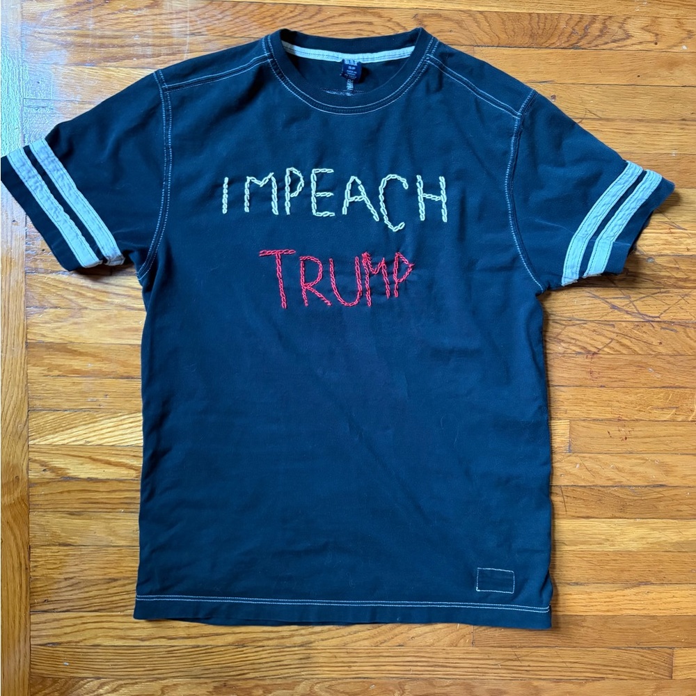 Hand Embroidered Vintage Gap Tee - Picture 3 of 9